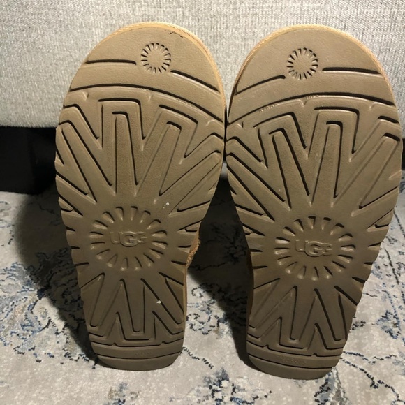 UGG Classic Short II Chestnut Women’s Boots - Picture 14 of 15